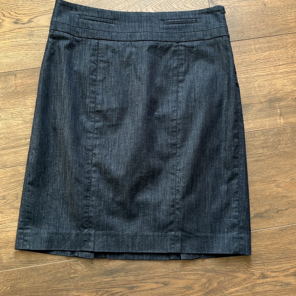 LOFT Classic Blue Denim Pencil Women's Skirt size 0.
